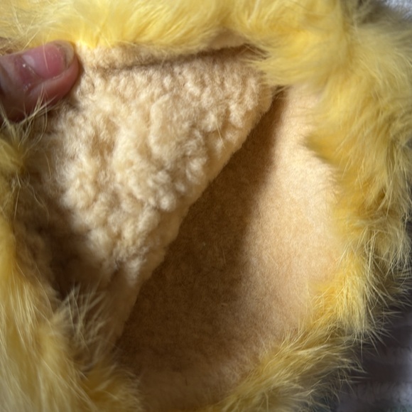 Embroidered Deer Skin Mittens with Yellow Fur Trim - Picture 4 of 5
